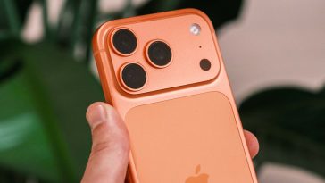 The iPhone 17 Pro demo units already have a scratch problem