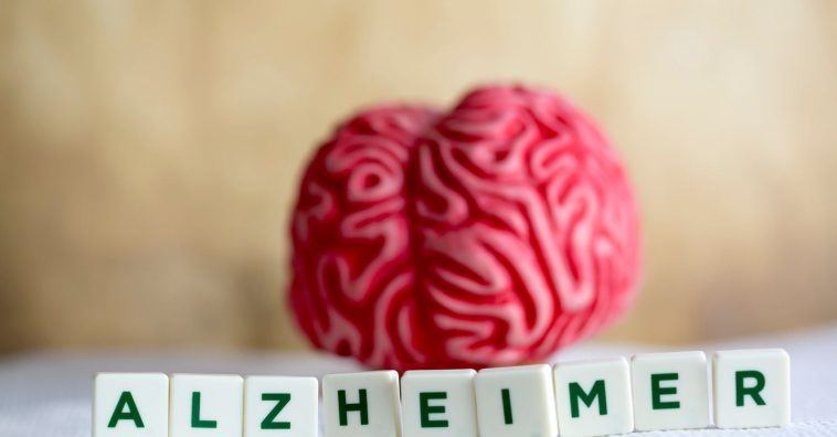 I 10 segnali precoci dell’Alzheimer: riconoscere i campanelli d’allarme della demenza