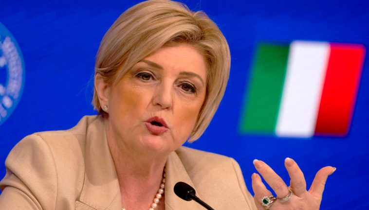 Salario minimo bocciato dal Governo: “Rischio contratti al ribasso”