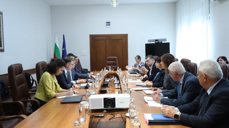 Новините от седмицата: МВФ с мрачна прогноза за българския бюджет; ТЕЦ-овете ще работят ограничено