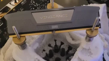 DDR5 shatters overclocking barrier to hit 13,020 MT/s in new world record