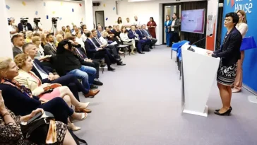 PORUKA MARTE KOS: EU daje sedam miliona eura za medije i civilno društvo, njihovo “ućutkivanje” slabi društvo