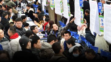 Hubei Redefines ‘Fresh Graduate’ to Expand Job Access