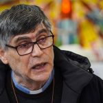 Caivano, proiettile consegnato a don Patriciello durante la messa. Solidarietà di Mattarella. Meloni: gesto criminale