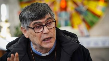 Caivano, proiettile consegnato a don Patriciello durante la messa. Solidarietà di Mattarella. Meloni: gesto criminale