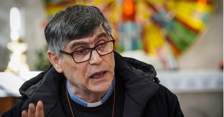 Caivano, proiettile consegnato a don Patriciello durante la messa. Solidarietà di Mattarella. Meloni: gesto criminale