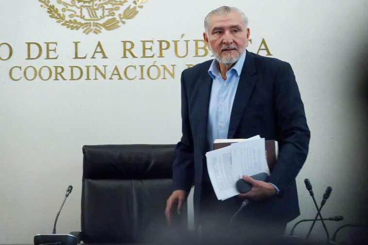 Adán Augusto López descarta ‘fuego amigo’; ‘declaré al SAT en tiempo y forma’