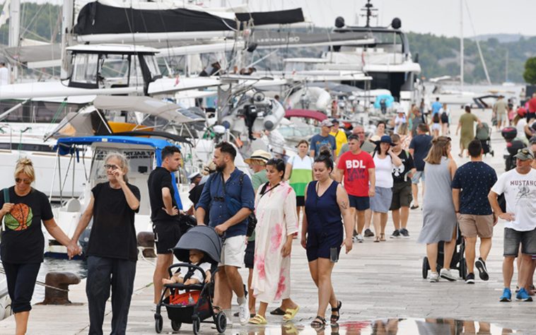Prihodi od stranih turista 4,38 milijardi eura, rast od 5,9 posto
