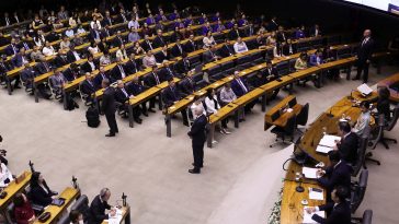 EUA sem indicadores oficiais, isenção de IR e falas do Fed: os destaques hoje