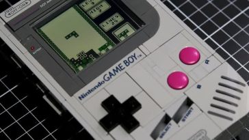 Modder turns Lego Game Boy into a fully working console