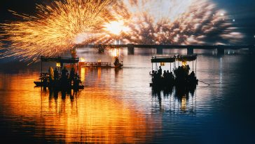 People Mountain, People Sea: Golden Week in Pictures