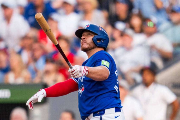 Blue Jays crush Yankees to lead series 1-0