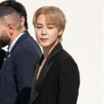 Jimin was greeted by a frenzied crowd at the Dior show during Paris Fashion Week