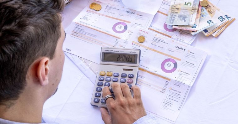 Bollette più trasparenti ma slitta il cambio fornitore in 24 ore: ecco tutte le ultime novità