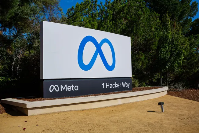 Meta May Be Forced To Offer Default Chronological Timelines