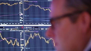 Újra 30 ezer forint felett járt az OTP, tovább emelkedtek a tőzsdék