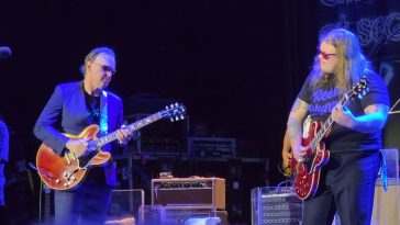 “You lit a fire under this genre”: Joe Bonamassa trades licks with “the future” of the blues, Marcus King, during virtuosic Albert King cover