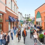 Shopping : Marken-Schnäppchen gegen die Konsumkrise:   Warum ein Immobilienunternehmer Outlet-Center sammelt