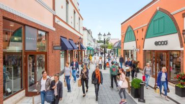 Shopping : Marken-Schnäppchen gegen die Konsumkrise:   Warum ein Immobilienunternehmer Outlet-Center sammelt