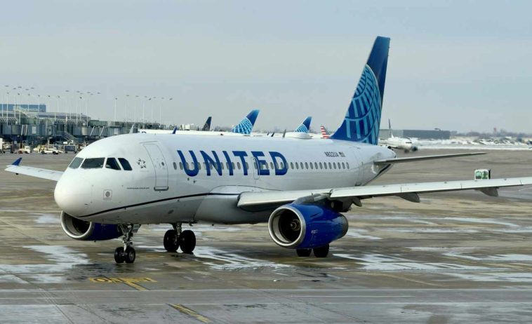 United Airlines expects premium flyers to fuel record revenue for the rest of the year