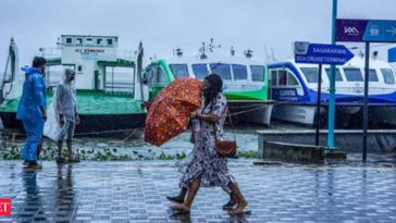 Heavy rains lash parts of Kerala, IMD issues alert