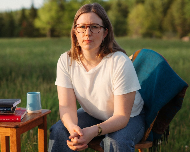 Emma Cook Releases New Folk-Pop Single “Thirteen Moons”