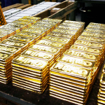 ‎Gold tumbles 6%, closes near $4,100
