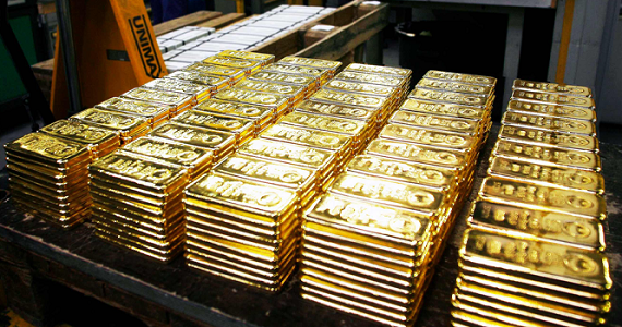 ‎Gold tumbles 6%, closes near $4,100