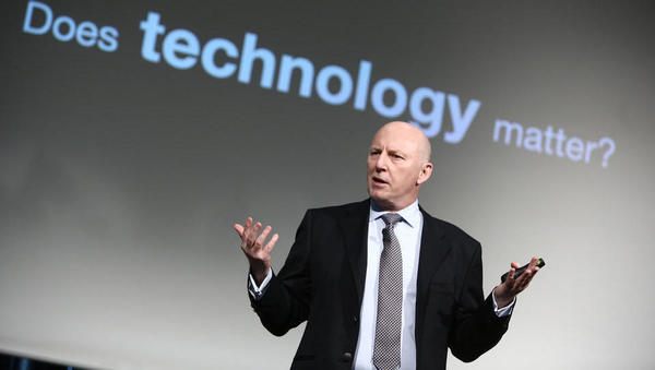 Jožko Gruškovnjak: Umetna inteligenca postaja naš sodelavec – ne več samo orodje