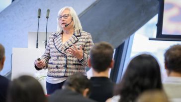 Kupci ne čakajo več: digitalna izkušnja je nova valuta zaupanja