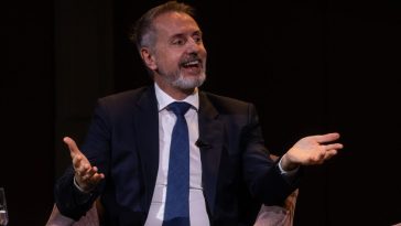 Telefónica gana 828M€ hasta septiembre y recorta el dividendo a la mitad, hasta 0,15 euros