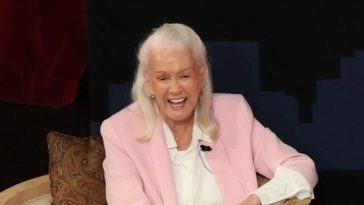 Laura Dern’s Parents: Everything to Know About Her Mother, Diane Ladd, & Father Bruce Dern