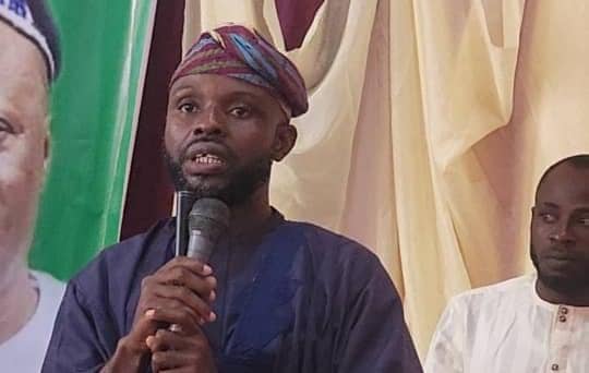 ATISBO LG Chairman, Bashir Alade, Calls for Cohesion, Unity, Donates N1m To Party