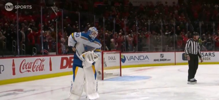 900th Ovechkin goal: Jordan Binnington runs away with the puck