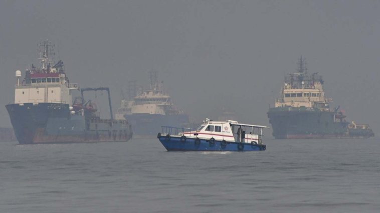 Boat from Myanmar with hundreds of migrants capsizes off Malaysia; 1 body found, 10 rescued