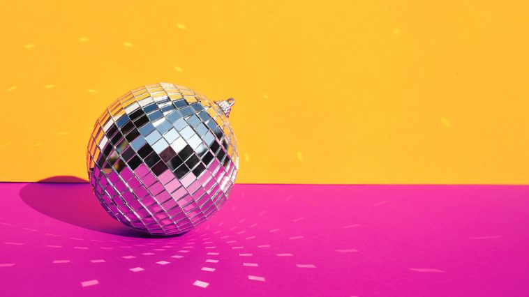 Research Roundup: Holiday Parties, CEO Announcements, Low-Trust Negotiations, and More