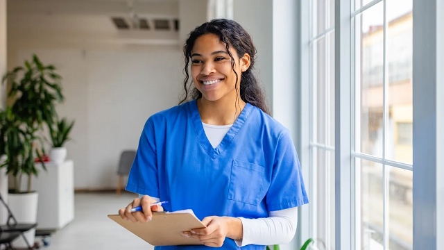 12 ngành nghề ít có nguy cơ bị AI thay thế