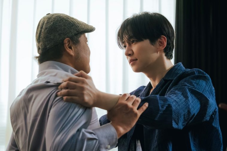 2PM’s Lee Junho Seeks Out Kim Sang Ho For Tense Confrontation In “Typhoon Family”
