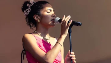 Olivia Dean Calls Out Ticketmaster for ‘Providing a Disgusting Service’ Amid ‘Vile’ Secondary Markups — Company Says It ‘Will Cap Resale Prices’