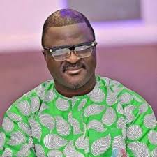 Fuji star Obesere reportedly attacked by thugs during burial ceremony in Ondo, band member stabbed