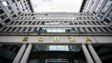 ATVP hrvaški Fini prepovedala prevzem borze