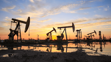 ‎Oil rises, heads for 4th consecutive monthly loss