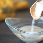 El método del cuenco de bicarbonato en la nevera: el truco de los expertos en limpieza del hogar que todo el mundo debería probar