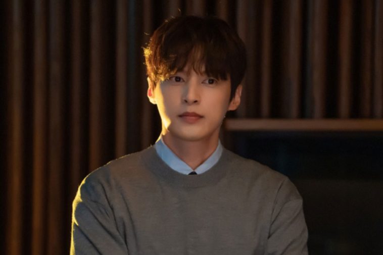 Yoon Sun Woo Is A Gentle And Kind-Hearted Lawyer Who Falls Deeply For Hahm Eun Jung In “First Man”
