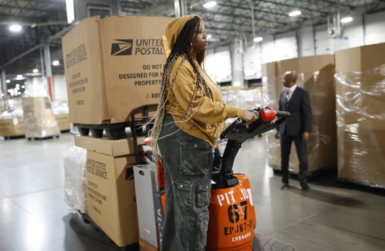 U.S. economy is still growing, ISM says, but ‘tariff uncertainty’ is depressing sales and hiring