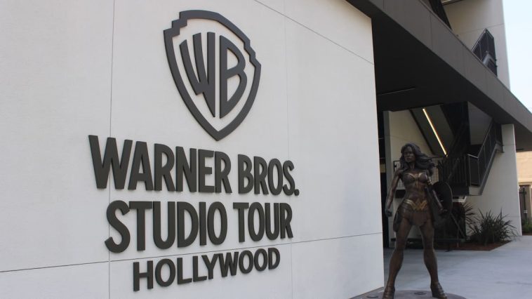 Netflix offers mostly cash for Warner Bros in new bid round