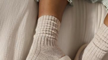 Best Winter Socks: Bombas, Barefoot Dreams, Quince, Smartwool + More