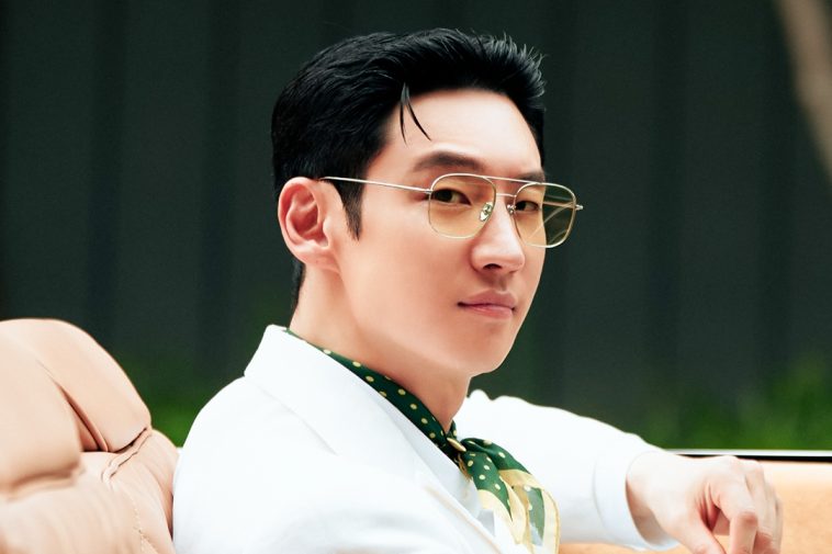 Lee Je Hoon Disguises Himself As An Elegant Italian Sports Agent In “Taxi Driver 3”