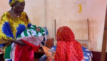 Community midwives helping to lower maternal deaths in Central African Republic